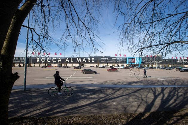 Tallinn, 23.03.2020 Kooroona viirus. Rocca al Mare kaubanduskeskus. Parkla. Rocca Al Mare shopping center. Parking. coronavirus pandemic, Emergency situation vs. state of emergency. Foto Tairo Lutter POSTIMEES Tallinn Harjumaa Estonia  Copyright: xTAIROxLUTTERx