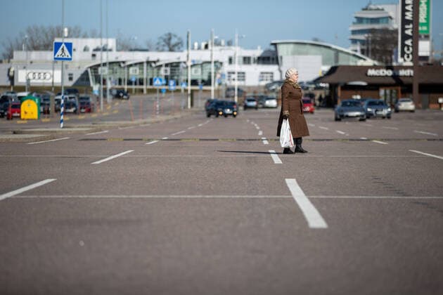 Tallinn, 23.03.2020 Kooroona viirus. Rocca al Mare kaubanduskeskus. Parkla. Rocca Al Mare shopping center. Parking. coronavirus pandemic, Emergency situation vs. state of emergency. Foto Tairo Lutter POSTIMEES Tallinn Harjumaa Estonia  Copyright: xTAIROxLUTTERx