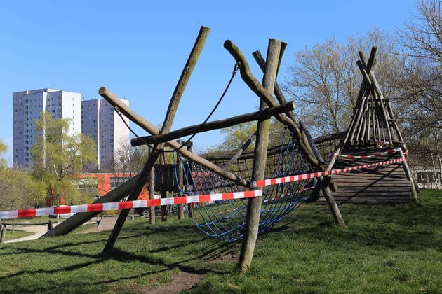 Blocked playground due to the spread of the coronavirus, Potsdam, 24 March 2020 Coronavirus Blocked playgrounds in Potsdam