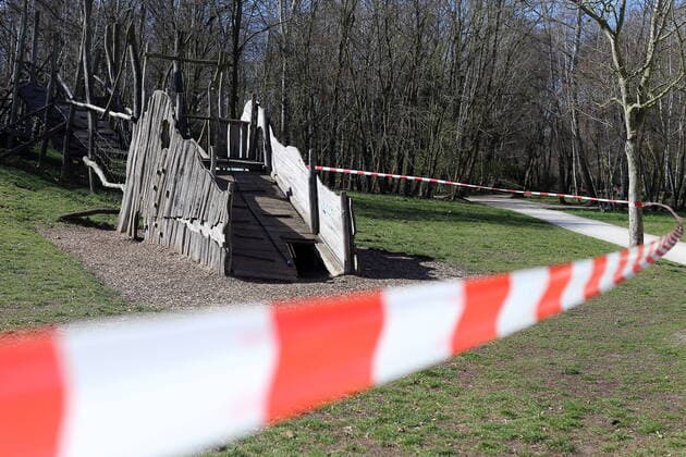 Blocked playground due to the spread of the coronavirus, Potsdam, 24 March 2020 Coronavirus Blocked playgrounds in Potsdam