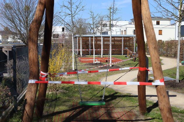 Blocked playground due to the spread of the coronavirus, Potsdam, 24 March 2020 Coronavirus Blocked playgrounds in Potsdam