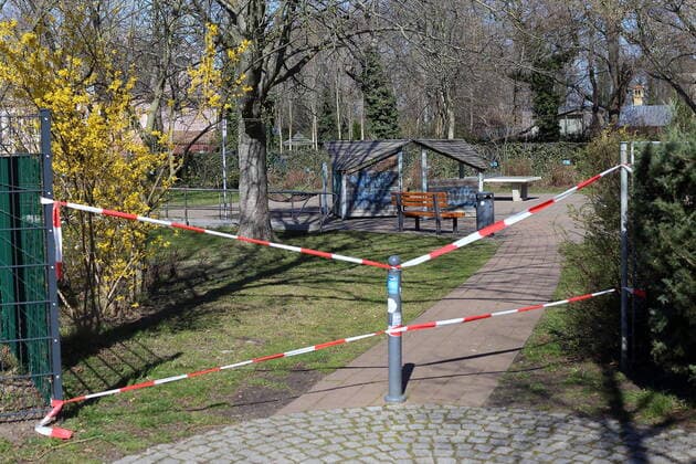 Blocked playground due to the spread of the coronavirus, Potsdam, 24 March 2020 Coronavirus Blocked playgrounds in Potsdam