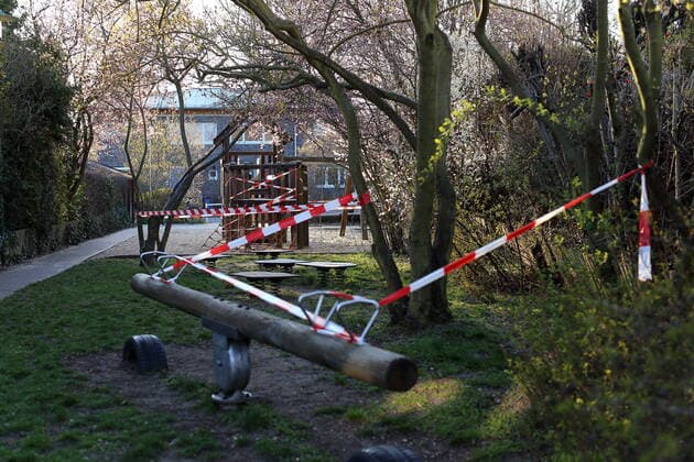 Blocked playground due to the spread of the coronavirus, Potsdam, 24 March 2020 Coronavirus Blocked playgrounds in Potsdam