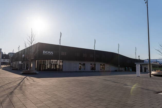 Metzingen theme picture Corona Virus, Outletcity Metzingen, ghost town, people empty, 24 03 2020 Hugo Boss Platz 1, Hugo Boss Megastore, theme picture Corona Virus, Outletcity Metzingen, ghost town, people empty, 24 03 2020, Copyright: xEibner-Pressefoto SaschaxWaltherx EP_swa