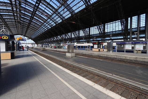 Cologne Themed photo Corona, deserted Cologne, 24 03 2020 Deserted platforms at Cologne Central Station, Themed photo Corona Shutdown, Cologne Copyright: xAugstx xEibner-Pressefotox EP_jat