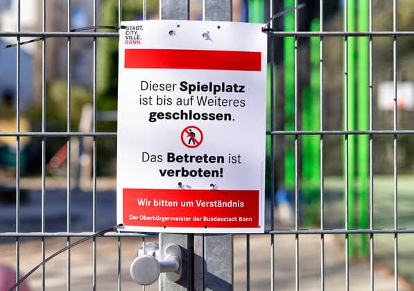 DEU , GERMANY A closed playground due to Corona crisis Corona pandemic in Bonn Corona , 24 03 2020 DEU , GERMANY A closed playground due to Corona crisis Pandemic in Bonn , 24 03 2020