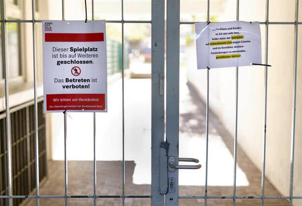DEU , GERMANY A closed playground due to Corona crisis Corona pandemic in Bonn Corona , 24 03 2020 DEU , GERMANY A closed playground due to Corona crisis Pandemic in Bonn , 24 03 2020