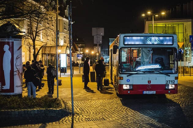 Special SOS Bus in Sopot helps homeless during the coronavirus outbreak Special SOS Bus with a paramedic and some voluntters on the board deliver hot meals and warm clothing to homeless during the coronavirus outbreak on March 24, 2020 in Sopot, Poland. EN_01421673_0012 