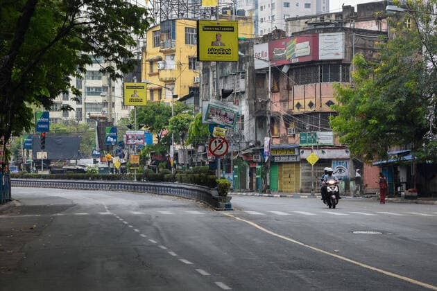 March 25, 2020, Kolkata, West Bengal, India: India went under 21 day lockdown till April 14th from today as declared by Prime Minister Narendra Modi. All but essential services,food markets are exempted from this lockdown. Kolkata India - ZUMAc211 20200325_zip_c211_002 Copyright: xDebarchanxChatterjeex
