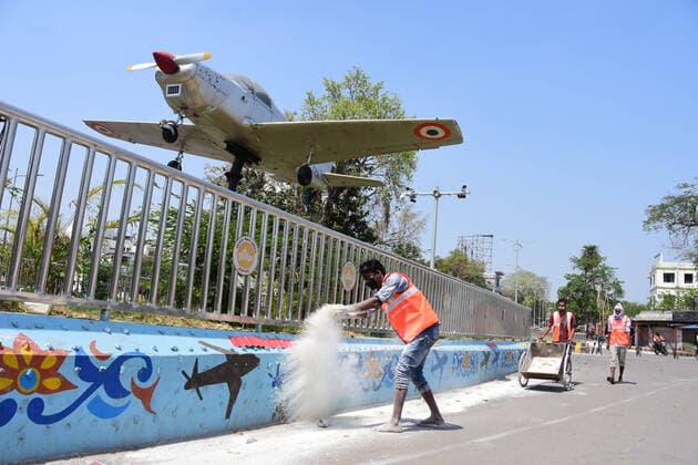 March 25, 2020, Prayagraj, Uttar Pradesh, India: Prayagraj: Workers sanitise roads during lockdown in wake of Corona virus pandemic in Prayagraj on Wednesday, March 25, 2020. Prayagraj India - ZUMAv115 20200325_zap_v115_012 Copyright: xPrabhatxKumarxVermax