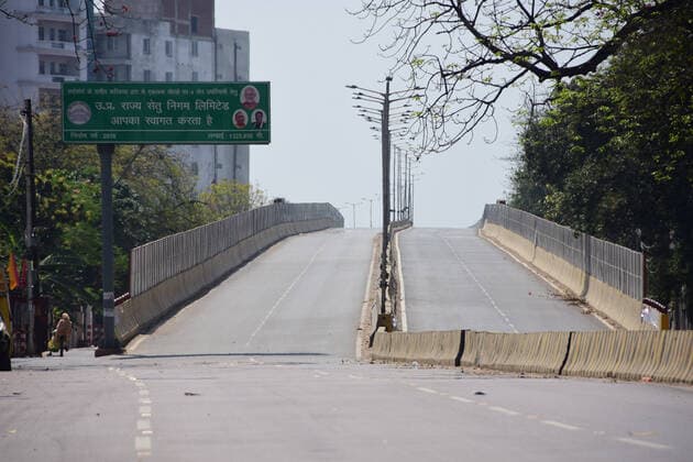 March 25, 2020, Prayagraj, Uttar Pradesh, India: Prayagraj: Roads wear deserted look during lockdown in wake of Corona virus pandemic in Prayagraj on Wednesday, March 25, 2020. Prayagraj India - ZUMAv115 20200325_zap_v115_018 Copyright: xPrabhatxKumarxVermax