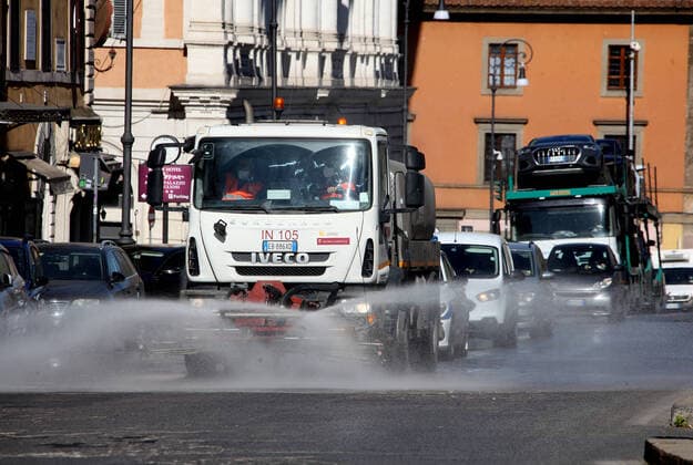 Rome, Operators of Ama and the garden service of the Municipality of Rome, carry out washing and disinfestation operations on the streets of the capital, due to Covid 19 Pictured:  Copyright: xPieroxTenaglix xIPAx xPieroxTenaglix
