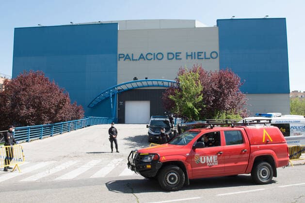 March 25, 2020, Madrid, MADRID, SPAIN: The UME doing work at the Ice Palace during eleventh day after the Government declared the state of alarm in Spain and recommended people to stay at home to fight coronavirus COVID-19 on March 25, 2020 in Madrid, Spain Madrid SPAIN - ZUMAa181 20200325_zaa_a181_051 Copyright: xJoaquinxCorcherox