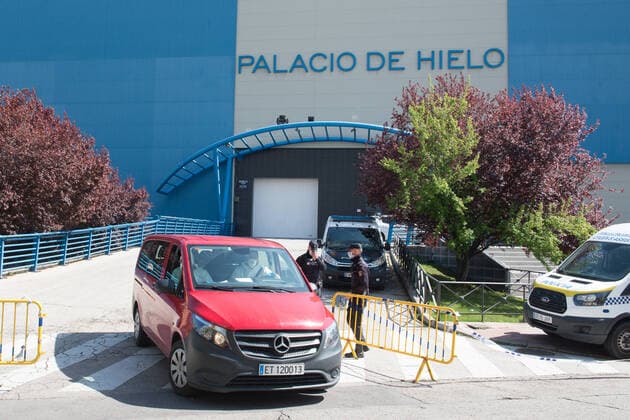 March 25, 2020, Madrid, MADRID, SPAIN: The UME doing work at the Ice Palace during eleventh day after the Government declared the state of alarm in Spain and recommended people to stay at home to fight coronavirus COVID-19 on March 25, 2020 in Madrid, Spain Madrid SPAIN - ZUMAa181 20200325_zaa_a181_054 Copyright: xJoaquinxCorcherox