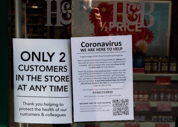 Notices in the window at Holland and Barrett in Sidcup, Kent during the Coronavirus (COVID-19) outbreak where travel has been restricted across the country at Sidcup, England on 25 March 2020. Copyright: xAlanxStanfordx PMI-3450-0025