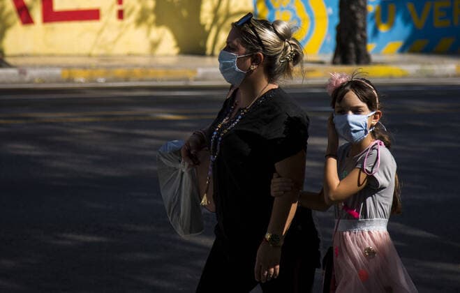 March 25, 2020, Havana, CUBA: (INT) Movement in Havana amid Coronavirus. March 25,2020,Havana,Cuba:Movement on the streets in the city of Havana, Cuba, this Wednesday morning (25)...Credit: Thenews2 Havana - ZUMAn293 20200325_znp_n293_002 Copyright: xIrenexPerezx