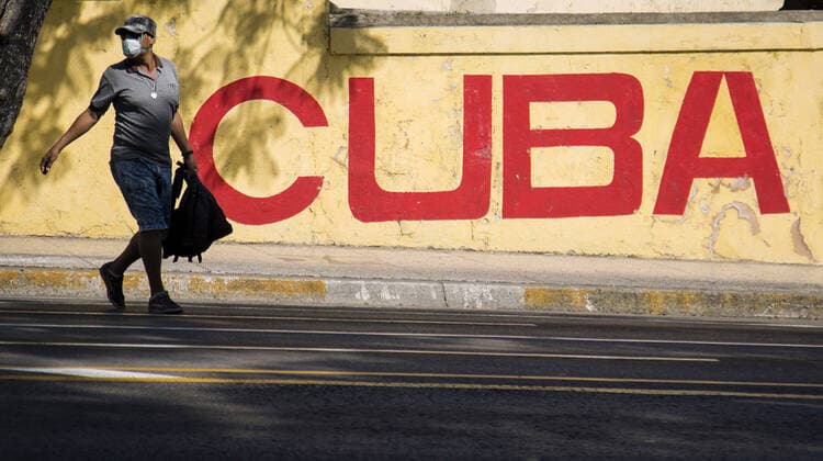 News Bilder des Tages March 25, 2020, Havana, CUBA: (INT) Movement in Havana amid Coronavirus. March 25,2020,Havana,Cuba:Movement on the streets in the city of Havana, Cuba, this Wednesday morning (25)...Credit: Thenews2 Havana - ZUMAn293 20200325_znp_n293_003 Copyright: xIrenexPerezx