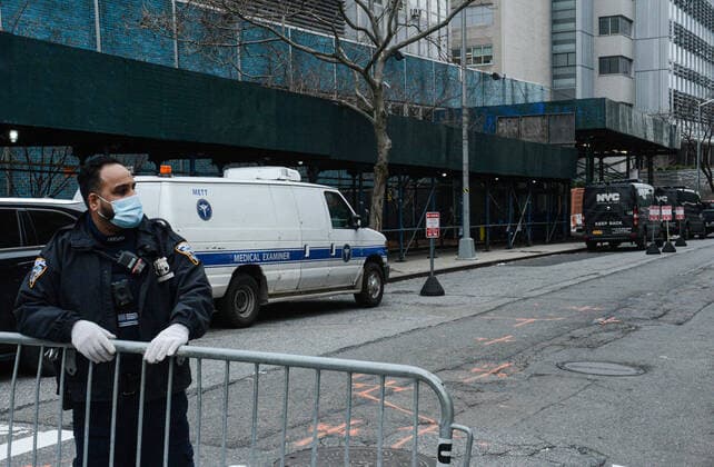March 25, 2020, New York Manhattan, USA: NYPD securing at the Makeshift morgue entrance. Makeshift morgue outside Bellevue Hospital in Manhattan on Tuesday to deal with a potential surge of coronavirus victims. . 03 25 20. New York Manhattan. . New York Manhattan. USA - ZUMAs252 20200325_znp_s252_004 Copyright: xMarcusxSantosx