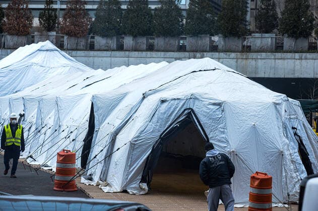 March 25, 2020, New York Manhattan, USA: Makeshift morgue outside Bellevue Hospital in Manhattan on Tuesday to deal with a potential surge of coronavirus victims. . 03 25 20. New York Manhattan. . New York Manhattan. USA - ZUMAs252 20200325_znp_s252_010 Copyright: xMarcusxSantosx