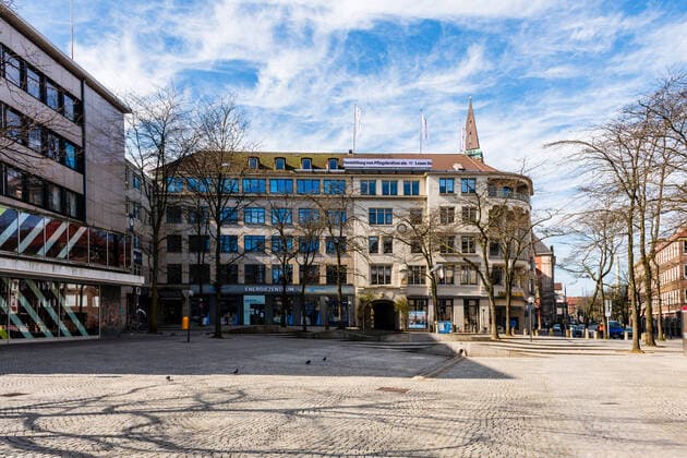 The Kiel city centre almost without people The instruction of the state government to stay at home because of the critical situation caused by the coronavirus pandemic is largely followed Kiel Vorstadt Schleswig Holstein Germany