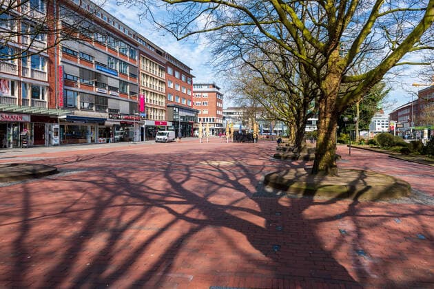 The Kiel city centre almost without people The instruction of the state government to stay at home because of the critical situation caused by the coronavirus pandemic is largely followed Kiel Vorstadt Schleswig Holstein Germany