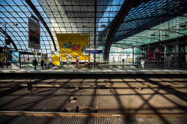 Empty escalators at Berlin central station on 25 March 2020 To slow down the spread of the coronavirus COVID 19, the federal and state governments decided to impose further restrictions After museums, theatres, sporting events etc. were banned, meetings with more than two people in public have been banned for a few days Restaurants, for example, can only o