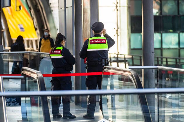 German Railway Security Guards at Berlin Central Station on 25 March 2020 In order to slow down the spread of the corona virus COVID 19, the Federal Government and the States decided to impose further restrictions After museums, theatres, sports events etc. have been banned, meetings with more than two people in public have been proh