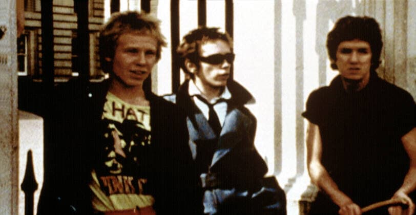 FILTH AND THE FURY, Paul Cook, Johnny Rotten, Steve Jones of The Sex Pistols in 1977, 2000 Documentary Fine Line Features Courtesy Everett Collection !ACHTUNG AUFNAHMEDATUM GESCHÃ„TZT! PUBLICATIONXNOTxINxCANxCHNxFRAxITAxJPNxNORxPOLxRUSxESPxUKxUSA Copyright: xFinexLinexFeatures CourtesyxEverettxCollectionx MSDFIAN EC004