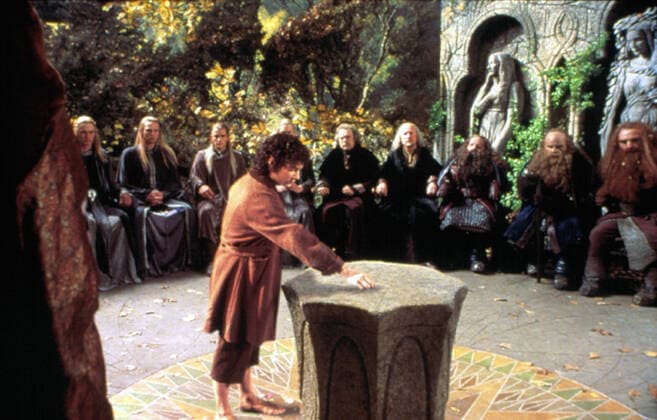 THE LORD OF THE RINGS: THE FELLOWSHIP OF THE RING, Elijah Wood, 2001 Warner Bros Courtesy Everett Collection !ACHTUNG AUFNAHMEDATUM GESCHÃ„TZT! PUBLICATIONXNOTxINxCANxCHNxFRAxITAxJPNxNORxPOLxRUSxESPxUKxUSA Copyright: xWarnerxBros CourtesyxEverettxCollectionx MSDLOOF EC043