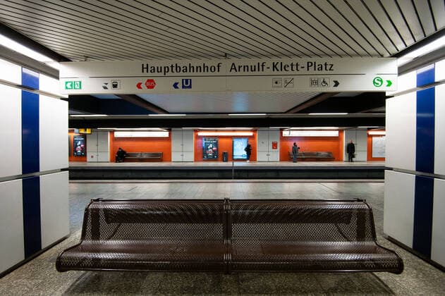 Public transport VVS SSB Stadtbahnhof Hauptbahnhof on Wednesday morning The platforms are mostly empty and people keep to the distance rule Stuttgart Mitte Baden Württemberg Germany Copyright: xLeif-HendrikxPiechowskix