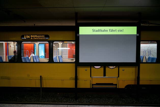 Public transport VVS SSB Stadtbahnhof Hauptbahnhof on Wednesday morning The platforms are mostly empty and people keep to the distance rule Stuttgart Mitte Baden Württemberg Germany Copyright: xLeif-HendrikxPiechowskix