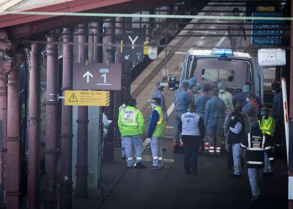 TGV high speed train in Strasbourg, France on March 26, 2020. Preparations for the evacuation to hospitals in the Pays-de-la-Loire region of 20 coronavirus-contaminated patients from Alsace aboard a medicalised TGV an operation unheard of in Europe - began Thursday morning at Strasbourg station. NEWS : Covid 19 Coronavirus en France - Strasbourg - 26 03 2020 ElyxandroCEGARRA PANORAMIC 