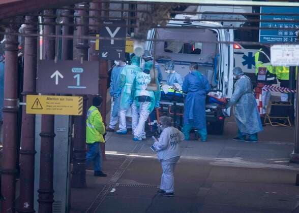 TGV high speed train in Strasbourg, France on March 26, 2020. Preparations for the evacuation to hospitals in the Pays-de-la-Loire region of 20 coronavirus-contaminated patients from Alsace aboard a medicalised TGV an operation unheard of in Europe - began Thursday morning at Strasbourg station. NEWS : Covid 19 Coronavirus en France - Strasbourg - 26 03 2020 ElyxandroCEGARRA PANORAMIC 