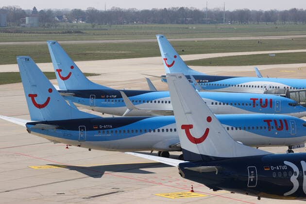 Hanover, 26 03 2020, Hanover Airport, HAJ, Due to the spread of the corona virus almost all flights have been suspended, TUI aircraft on ground, aircraft, Boeing 737 800, TUI logo,