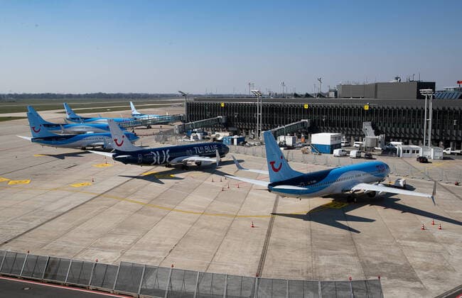 Hanover, 26 03 2020, Hanover Airport, HAJ, Due to the spread of the corona virus almost all flights have been suspended, TUI aircraft on ground, aircraft, Boeing 737 800, TUI logo,