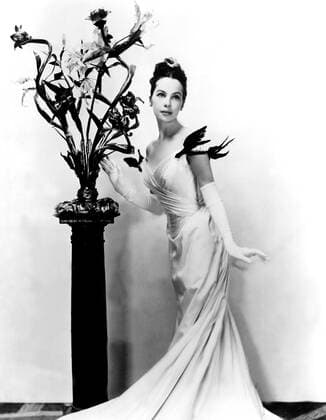 GIGI, Leslie Caron, 1958 Courtesy Everett Collection !ACHTUNG AUFNAHMEDATUM GESCHÃ„TZT! PUBLICATIONXNOTxINxCANxCHNxFRAxITAxJPNxNORxPOLxRUSxESPxUKxUSA Copyright: xCourtesyxEverettxCollectionx PBDLECA EC001