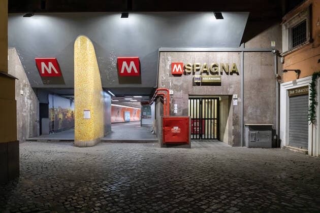 Italy: The streets of the center desolate Entrance of the Piazza di Spagna metro station, unusually empty due to the coronavirus emergency in the country. Roma Italy Copyright: GennaroxLeonardi