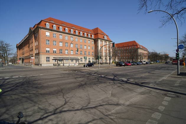 26 03 2020,Berlin,Germany,GER,the city in times of the Corona Pandemic, Siemens AG, Siemensstadt, Nonnendammallee