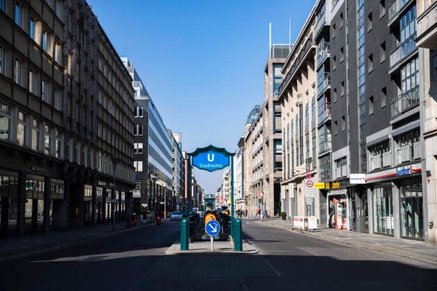 Empty Friedrichstrasse and railway station Stadtmitte in Berlin on 26 March 2020 To slow down the spread of the coronavirus SARS CoV 2, the federal and state governments decided on further restrictions After museums, theatres, spo