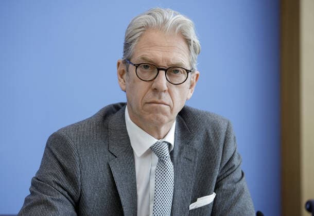 Prof Dr Andreas Gassen, Chairman of the Board of the National Association of Statutory Health Insurance Physicians KBV , at a press conference on the corona crisis Berlin, 26 03 2020 Berlin Germany Copyright: xThomasxImo photothek.netx