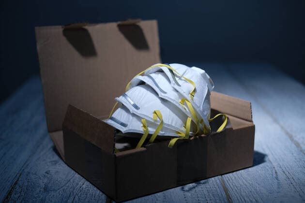 In the current crisis, protective equipment is in short supply and is offered expensively on the Internet
