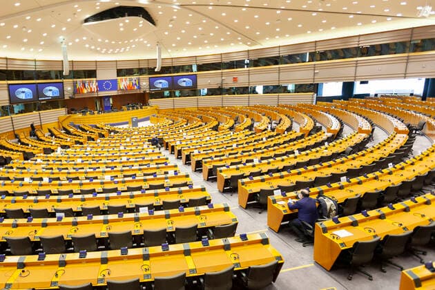 The European Parliament is meeting today in Brussels to legislate on the various European measures to be taken in the fight against the Coronavirus. This parliamentary session took on a particular color, knowing that the vast majority of parliamentarians were not present in the hemicycle since often in confinement in their own country and therefore followed the debates by videoconference.  NicolasxLandemardx xLexPictorium LePictorium_0226522