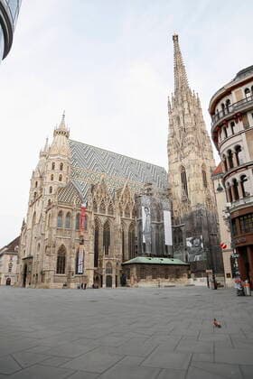 Coronavirus Sars CoV 2 COVID 19 deserted Vienna quarantined Vienna, Innere Stadt, 1 Bezirk, 26 03 2020 Stephansplatz Stephanskirche deserted Vienna Austria AVN101002383159