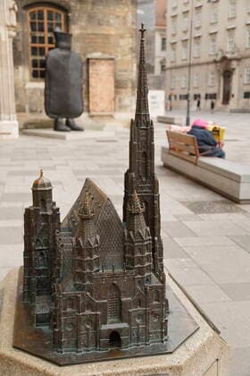 Coronavirus Sars CoV 2 COVID 19 deserted Vienna under quarantine Vienna, Inner City, 1 district, 26 03 2020 St. Stephens Cathedral bronze miniature Vienna Austria AVN101002383182