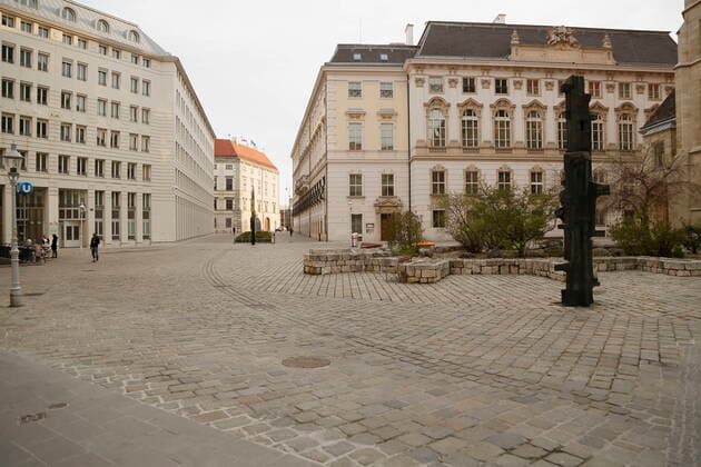Coronavirus Sars CoV 2 COVID 19 deserted Vienna quarantined Vienna, Innere Stadt, 1 Bezirk, 26 03 2020 Minoritenplatz deserted Vienna Austria AVN101002383212