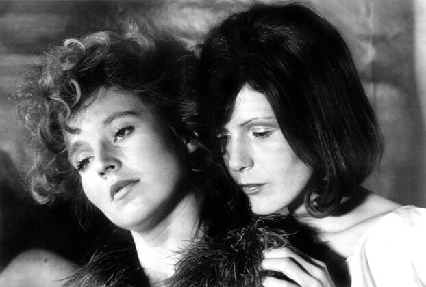 THE BITTER TEARS OF PETRA VON KANT, Hanna Schygulla, Margit Carstensen, 1972 Courtesy Everett Collection !ACHTUNG AUFNAHMEDATUM GESCHÃ„TZT! PUBLICATIONXNOTxINxCANxCHNxFRAxITAxJPNxNORxPOLxRUSxESPxUKxUSA Copyright: xCourtesyxEverettxCollectionx MBDBITE EC005