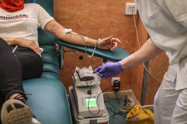 March 26, 2020: 26 March 2020 (Malaga) Despite the state alarm by the coronavirus are asking the people of Malaga to donate blood to hospitals for the sick because of their shortage of blood for transfusions. - ZUMAc161 20200326_zap_c161_022 Copyright: xLorenzoxCarnerox