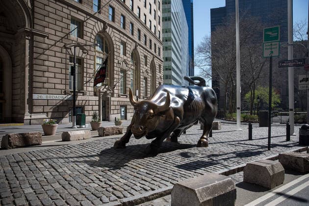 (200327) -- NEW YORK, March 27, 2020 -- Streets and sidewalks surrounding the Charging Bull are seen empty in New York, the United States, March 26, 2020. The United States reported 82,404 confirmed COVID-19 cases as of 6 p.m. U.S. Eastern Time on Thursday (2200 GMT), according to the Center for Systems Science and Engineering (CSSE) at Johns Hopkins University. The United States has surpassed China to become the country with most COVID-19 cases in the world, according to the CSSE. (Photo by Michael Nagle Xinhua) U.S.-NEW YORK-COVID-19-CASES MxIchaelNagle wangying 