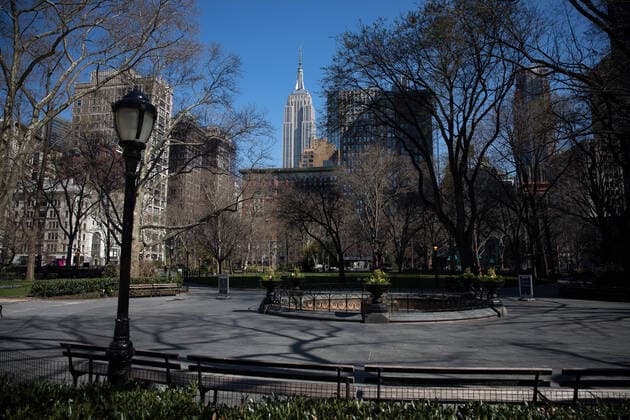 (200327) -- NEW YORK, March 27, 2020 -- Madison Square Park is seen empty in New York, the United States, March 26, 2020. The United States reported 82,404 confirmed COVID-19 cases as of 6 p.m. U.S. Eastern Time on Thursday (2200 GMT), according to the Center for Systems Science and Engineering (CSSE) at Johns Hopkins University. The United States has surpassed China to become the country with most COVID-19 cases in the world, according to the CSSE. (Photo by Michael Nagle Xinhua) U.S.-NEW YORK-COVID-19-CASES MxIchaelNagle wangying 