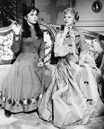 GIGI, from left: Leslie Caron, Isabel Jeans, 1958 Courtesy Everett Collection !ACHTUNG AUFNAHMEDATUM GESCHÃ„TZT! PUBLICATIONXNOTxINxCANxCHNxFRAxITAxJPNxNORxPOLxRUSxESPxUKxUSA Copyright: xCourtesyxEverettxCollectionx MBDGIGI EC045